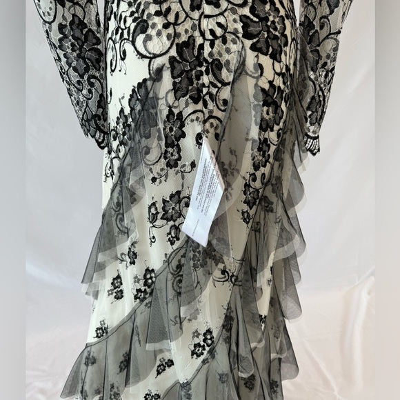 BCBG MaxAzria  Scalloped Lace Maxi Gown Size 0 Black& White NWT - Picture 7 of 13